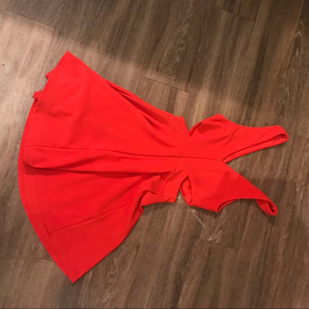 Red dress - Picture 2 of 2